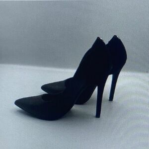 G by Guess Women's Textured Black Heels